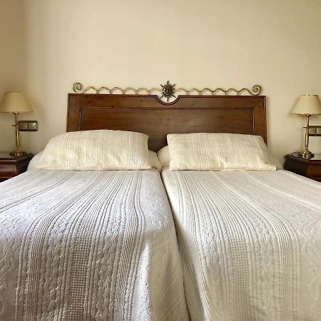 Hotel Rey Chindasvinto Covarrubias Bagian luar foto