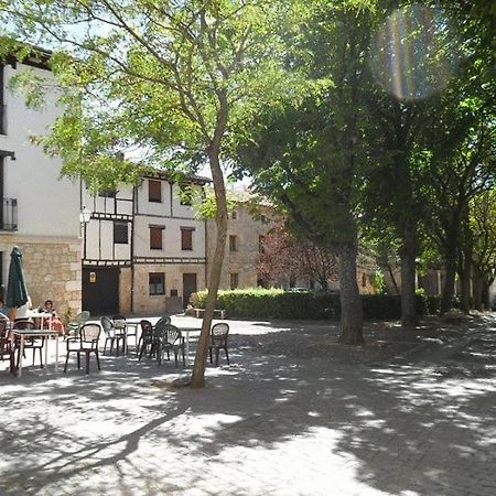 Hotel Rey Chindasvinto Covarrubias Bagian luar foto