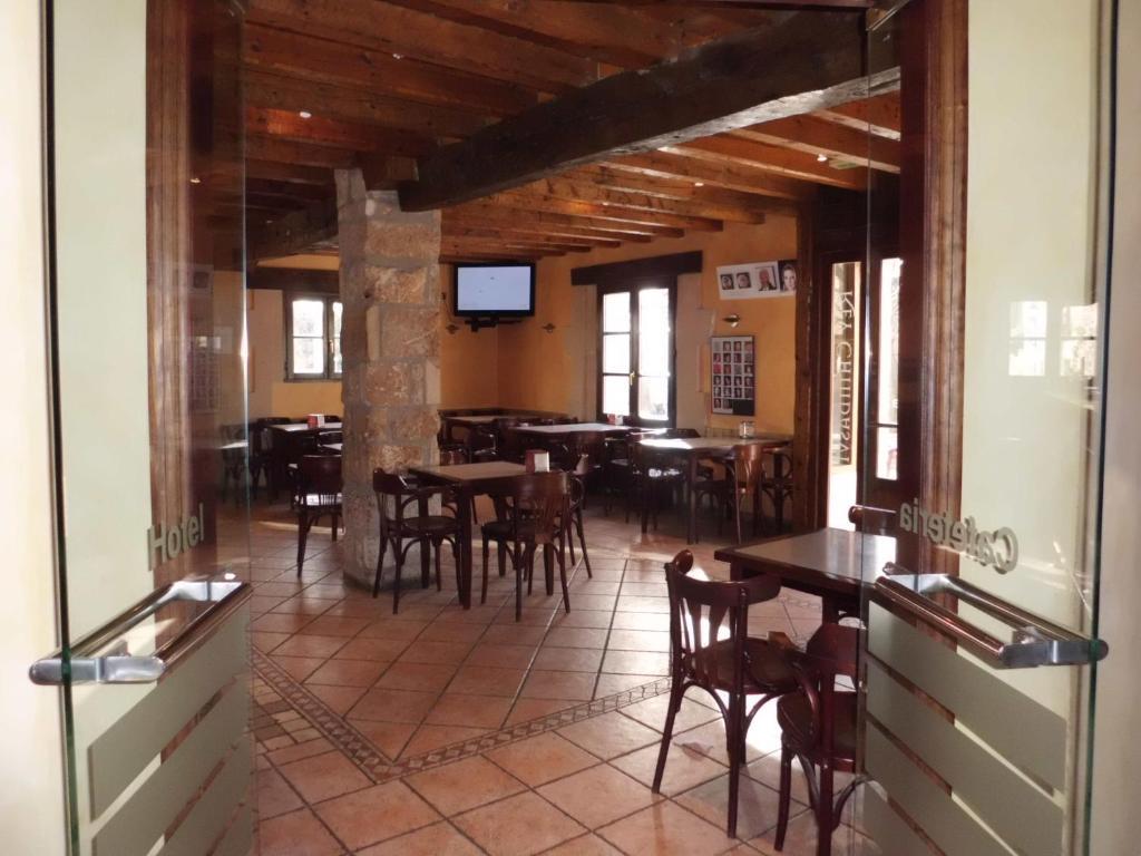 Hotel Rey Chindasvinto Covarrubias Bagian luar foto