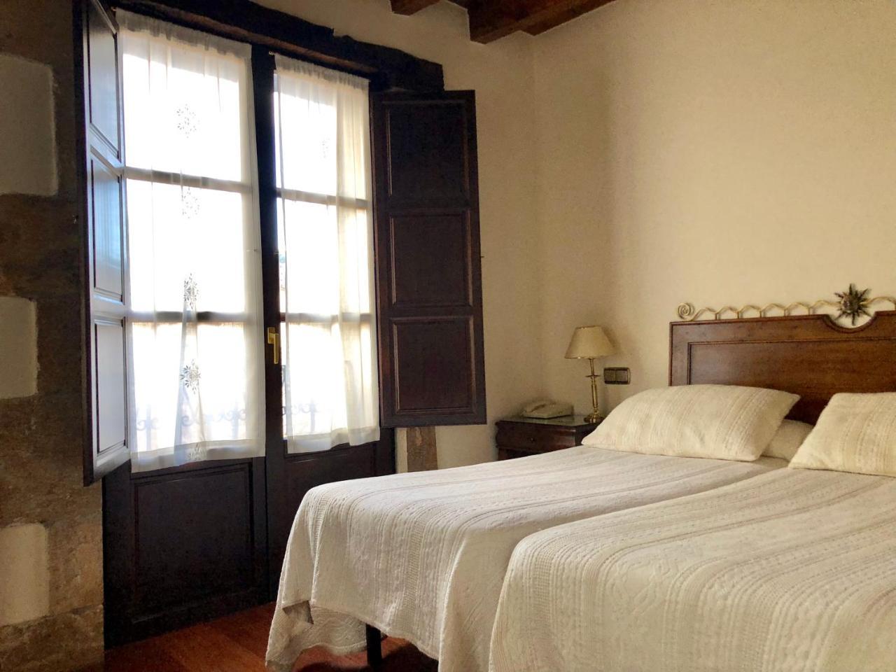 Hotel Rey Chindasvinto Covarrubias Bagian luar foto