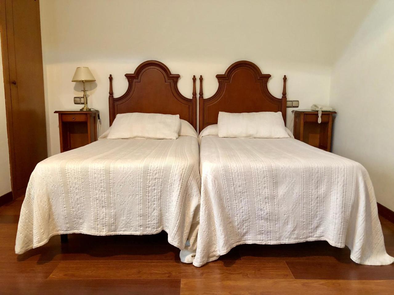 Hotel Rey Chindasvinto Covarrubias Bagian luar foto