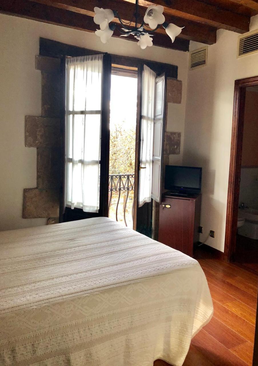 Hotel Rey Chindasvinto Covarrubias Bagian luar foto