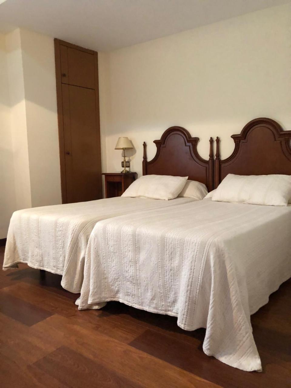 Hotel Rey Chindasvinto Covarrubias Bagian luar foto