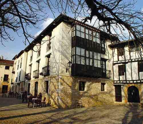 Hotel Rey Chindasvinto Covarrubias Bagian luar foto